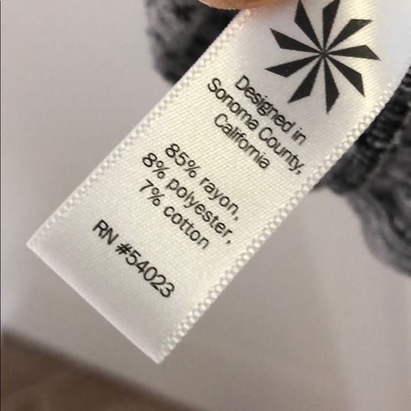 ATHLETA cap sleeve tee - Picture 2 of 2